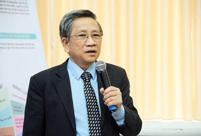 Giáo sư Nguyễn Minh Thuyết.