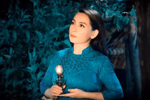 Nữ ca sĩ Phi Nhung.