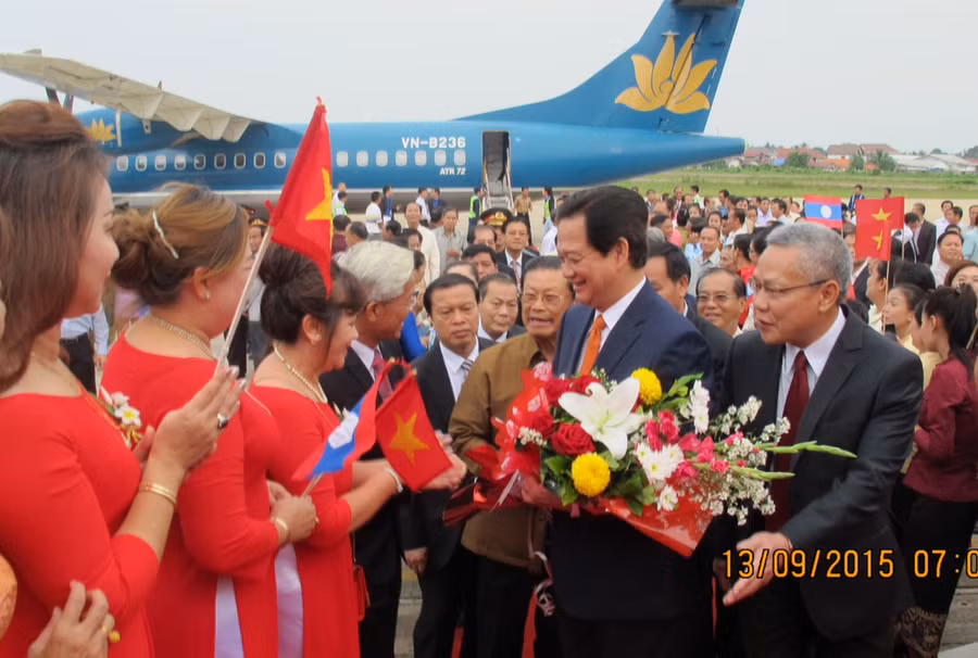 Lễ đón Thủ tướng Nguyễn Tấn Dũng và Đoàn Việt Nam tại sân bay. Ảnh: VGP