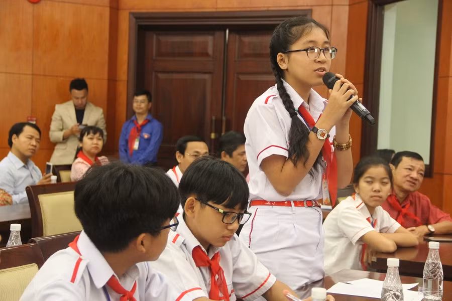 Học sinh Ngô Triệu Vy bày tỏ ý kiến của mình Học sinh Ngô Triệu Vy bày tỏ ý kiến của mình