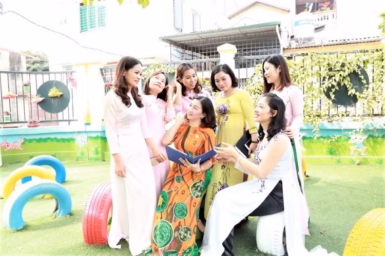 Cô Phan Vũ Lan Anh luôn truyền cảm hứng cho giáo viên.
