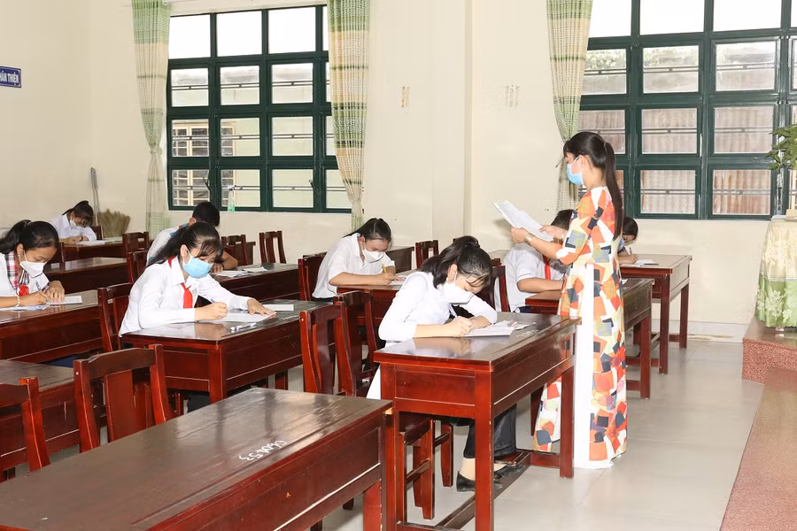 Thí sinh dự thi Học sinh giỏi văn hóa cấp tỉnh bậc THCS