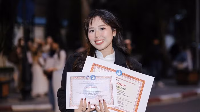 Đặng Thanh Vân - tân cử nhân ngành Quản trị Marketing K64, Viện Đào tạo Tiên tiến, Chất lượng cao và POHE, ĐH Kinh tế Quốc dân. Ảnh NVCC