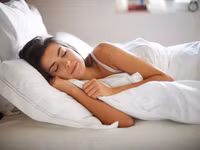 Rối loạn giấc ngủ, ngủ không đủ giấc tăng nguy cơ đau tim, đột quỵ 
