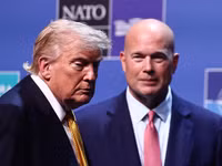 Tổng thống Donald Trump và Đặc phái viên Mỹ tại NATO Matthew Whitaker.