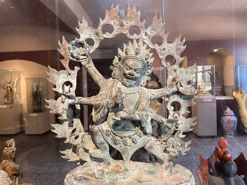Bảo tàng trưng bày nhiều hiện vật, cổ vật mang giá trị ý nghĩa về mặt lịch sử và văn hóa tâm linh. Ảnh: H.Vinh. Cận cảnh Bảo tàng văn hóa Phật giáo đầu tiên ở Việt Nam