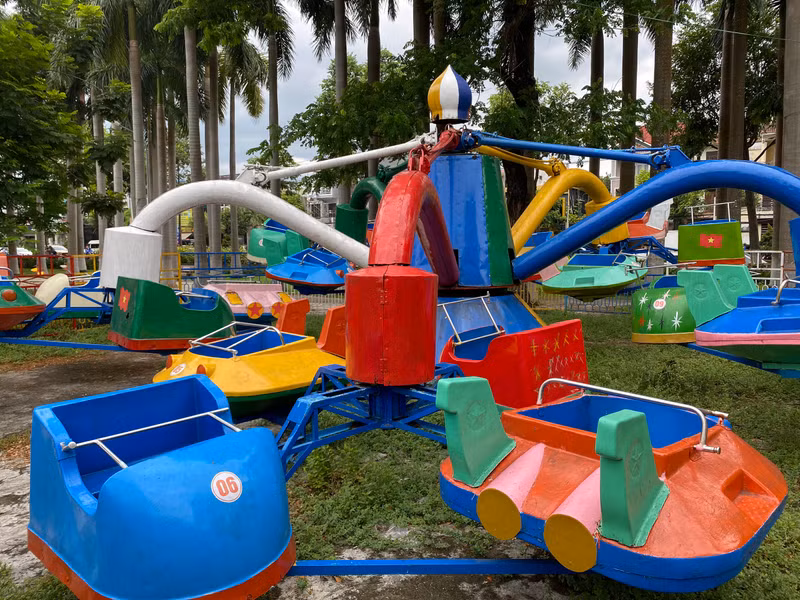 Các trò chơi khác thì cũng đã cũ kỹ, xuống cấp. Ảnh: Hoàng Vinh. Đà Nẵng đề xuất chi hơn 673 tỉ đồng cải tạo Công viên 23 tháng 9