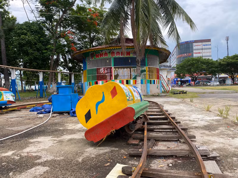 <span style="text-align: left;">Dự án cải tạo còn có bãi đậu xe, sàn cảnh quan bến thuyền, di dời điều chỉnh và trồng mới bổ sung cây xanh, phần kè mềm cho cảnh quan ngập nước.</span> Ảnh: Hoàng Vinh. Đà Nẵng đề xuất chi hơn 673 tỉ đồng cải tạo Công viên 23 tháng 9