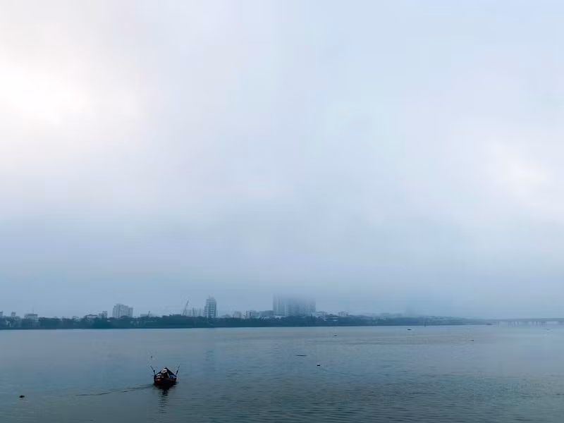 Phố phường Đà Nẵng ‘chìm’ trong sương mù