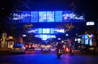 Hà Nội rực rỡ đèn đêm đón ngày Giải phóng Thủ đô ảnh 7 Hà Nội rực rỡ đèn đêm đón ngày Giải phóng Thủ đô - Ảnh 7