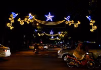 Hà Nội rực rỡ đèn đêm đón ngày Giải phóng Thủ đô ảnh 8 Hà Nội rực rỡ đèn đêm đón ngày Giải phóng Thủ đô - Ảnh 8