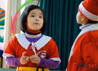Ngộ nghĩnh những “ông bà già Noel nhí” đón Giáng sinh ảnh 5
