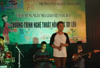 Món quà tri ân đặc biệt của học sinh khiếm thị ảnh 2 Món quà tri ân đặc biệt của học sinh khiếm thị ảnh 2