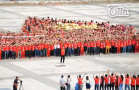 3000 tình nguyện viên xếp hình chim hạc mừng Hành trình đỏ thắng lợi