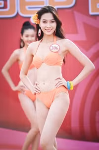 Thập nhị mỹ nhân, Mai Phương Thúy,