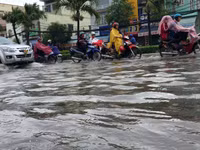 Cần Thơ: Đường ngập nước vì mưa lớn, triều cường ảnh 2