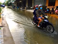 Cần Thơ: Đường ngập nước vì mưa lớn, triều cường ảnh 12
