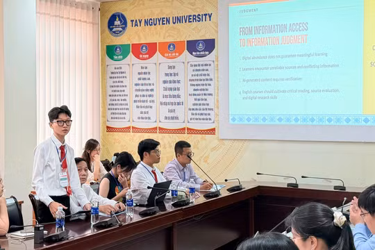Trần Tấn Phát báo cáo tại hội nghị khoa học quốc gia do Trường Đại học Tây Nguyên tổ chức. Ảnh: NVCC.