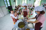 Thể chế, tiêu chuẩn hóa là một trong những nội dung quan trọng nhất để các hoạt động dinh dưỡng học đường triển khai đồng bộ, hiệu quả.
