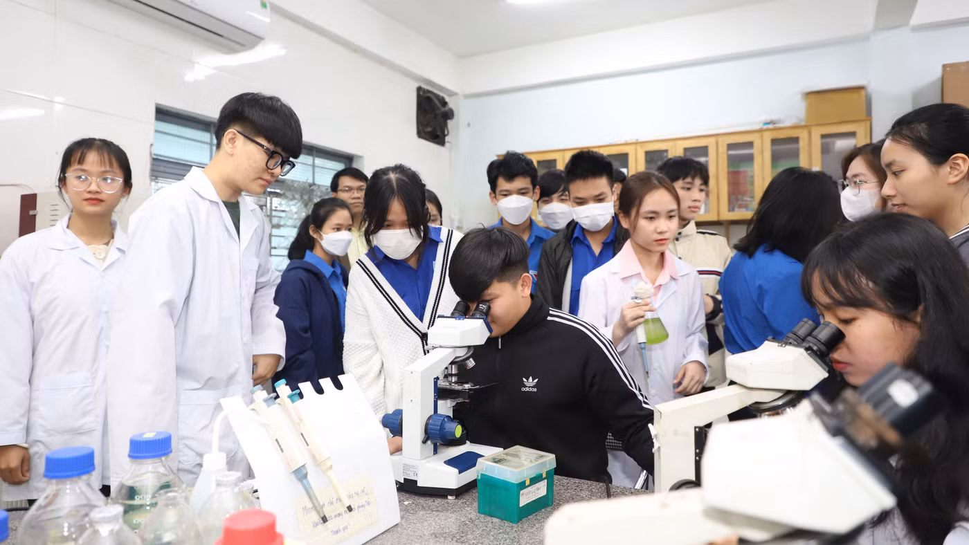 Sinh viên Trường Đại học Sư phạm (Đại học Đà Nẵng). Ảnh: NTCC