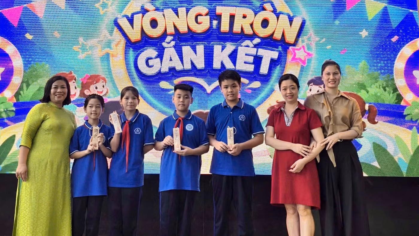 Sự phối hợp giữa nhà trường và gia đình có vai trò quan trọng trong giáo dục học sinh. Ảnh: Đình Tuệ