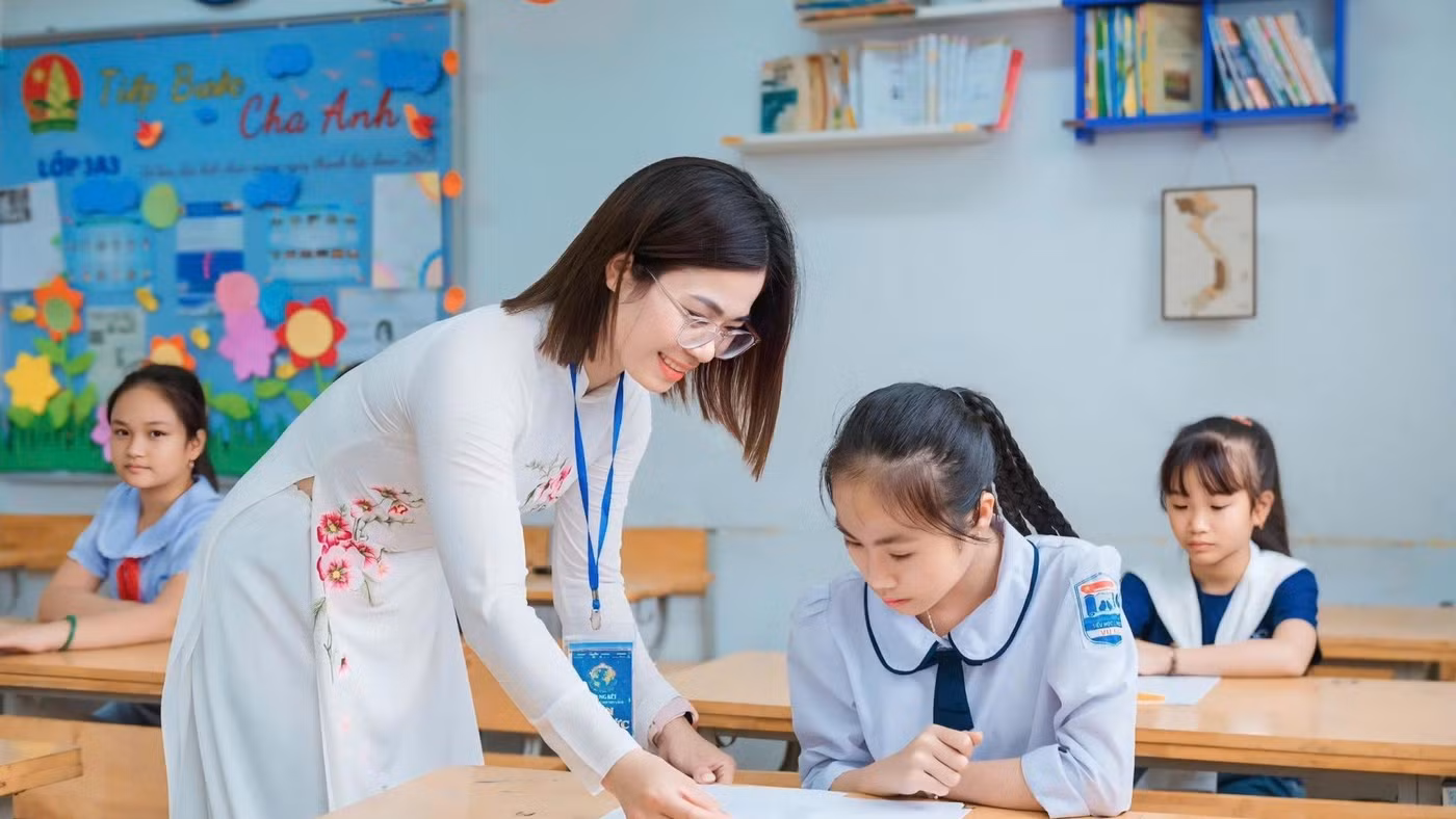 Cha mẹ là người đầu tiên giúp trẻ hình thành kỹ năng bày tỏ cảm xúc và nói “không” khi cảm thấy không an toàn.