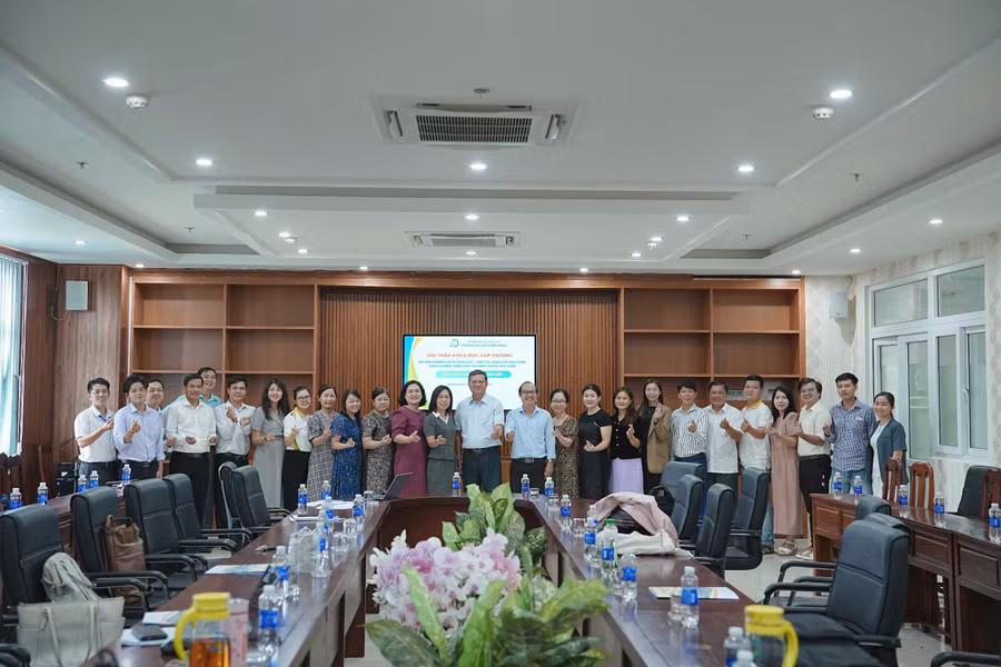 truong-dhkg-hoi-thao-4.jpg