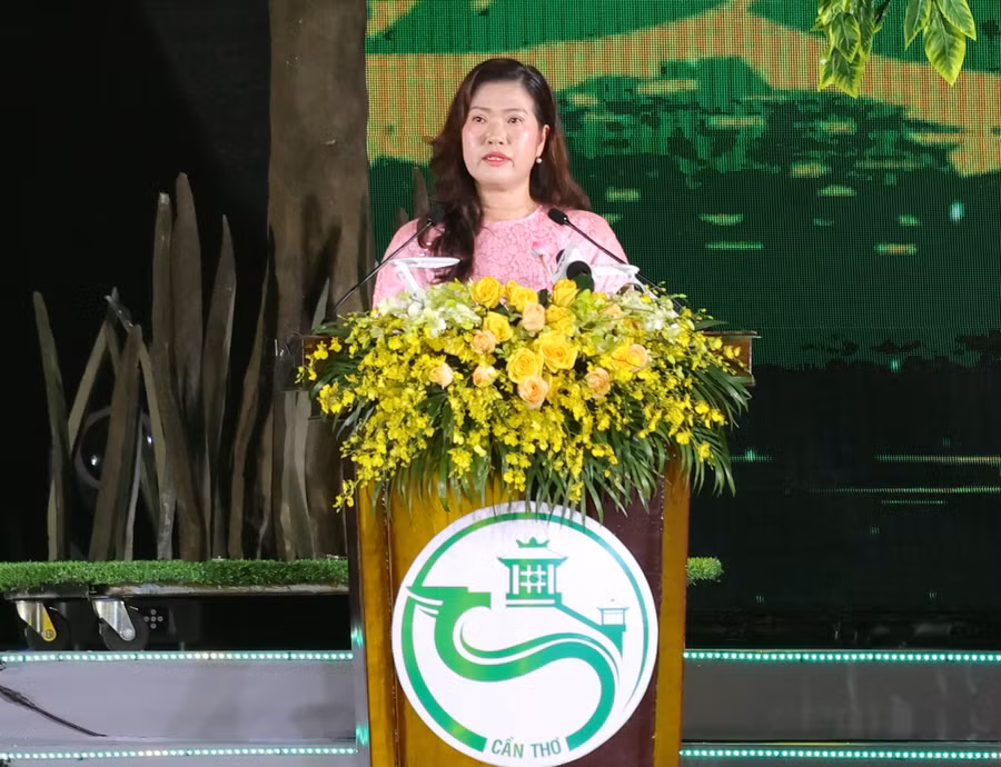 le-hoi-song-nuoc-can-tho-2.jpg