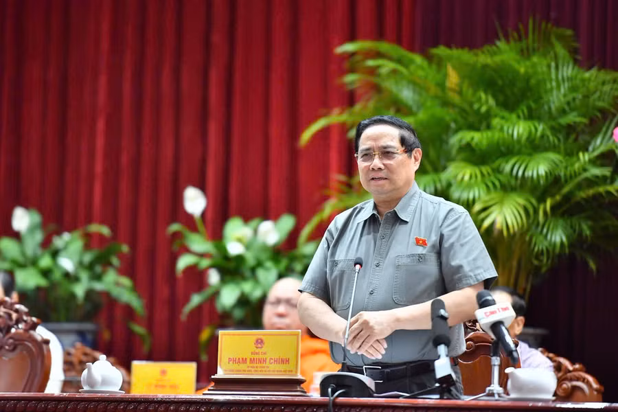 Thủ tướng Phạm Minh Chính tại buổi tiếp xúc cử tri ngành GD&ĐT và ngành Y tế trên địa bàn TP Cần Thơ. Ảnh: V Dương.
