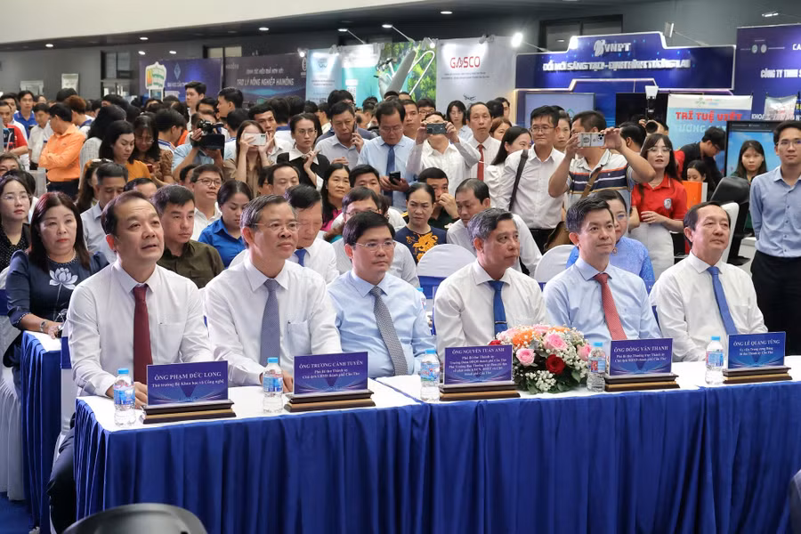 can-tho-tuan-le-khcn-2.jpg