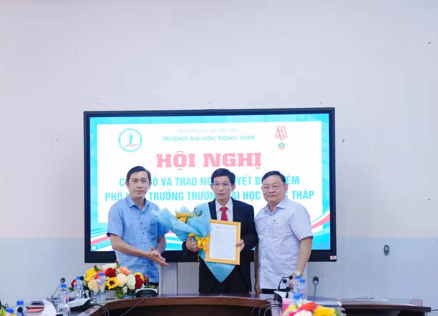truong-dhdt-co-tan-pho-ht-2.jpg