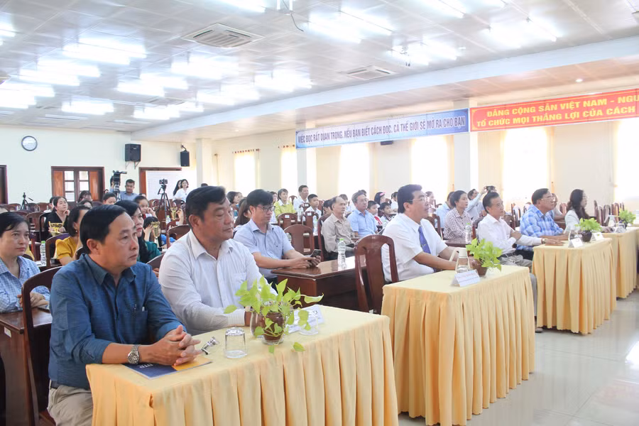 can-tho-vinh-danh-2.jpg