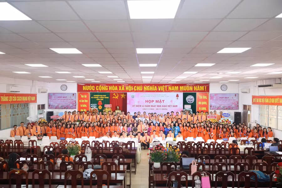 Đội ngũ giảng viên trình độ cao là nền tảng vững chắc giúp CTUT nâng cao chất lượng đào tạo.