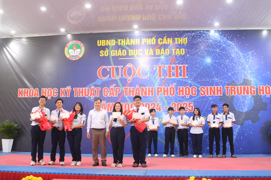 can-tho-cuoc-thi-khkt-2.jpg