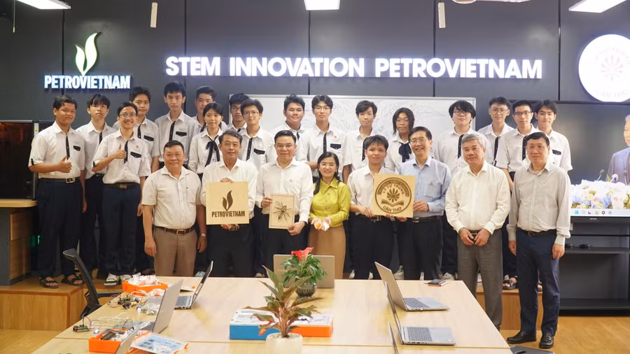 can-tho-khanh-thanh-stem-2.jpg