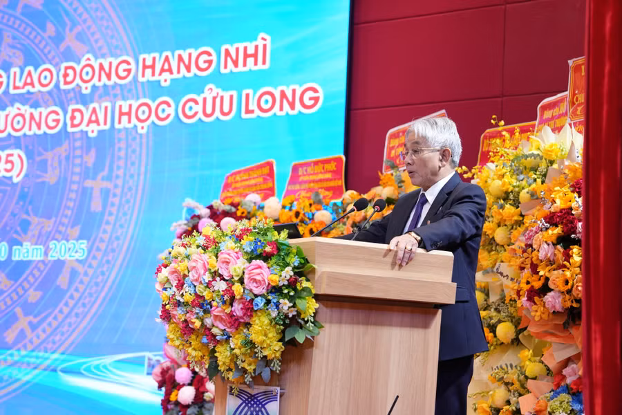 dhcl-nhan-huan-chuong-lao-dong-3.jpg
