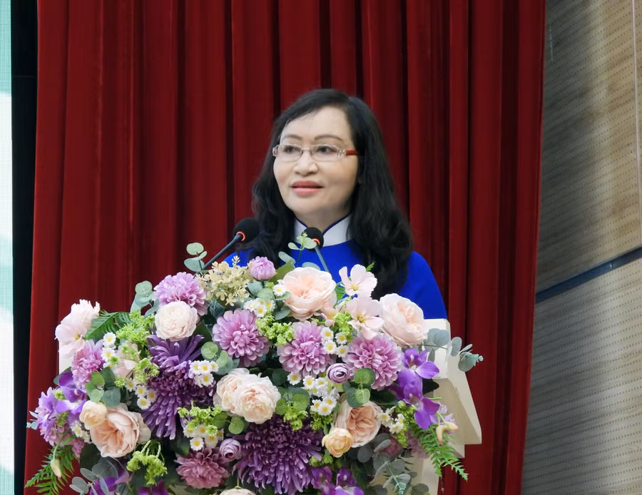 dhcl-trao-bang-duoc-si-2.jpg