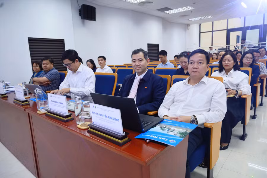 dhct-hoi-nghi-v-sat-2.jpg