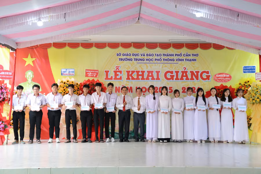lanh-dao-can-tho-2.jpg