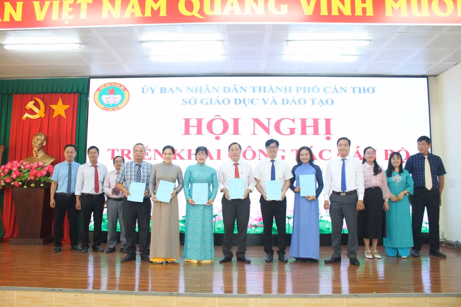 so-gd-can-tho-trao-qd-8.jpg