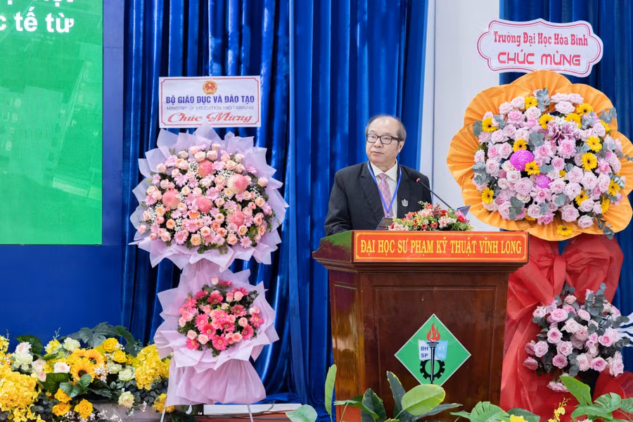 dh-spkt-vinh-long-hoi-thao-3.jpg
