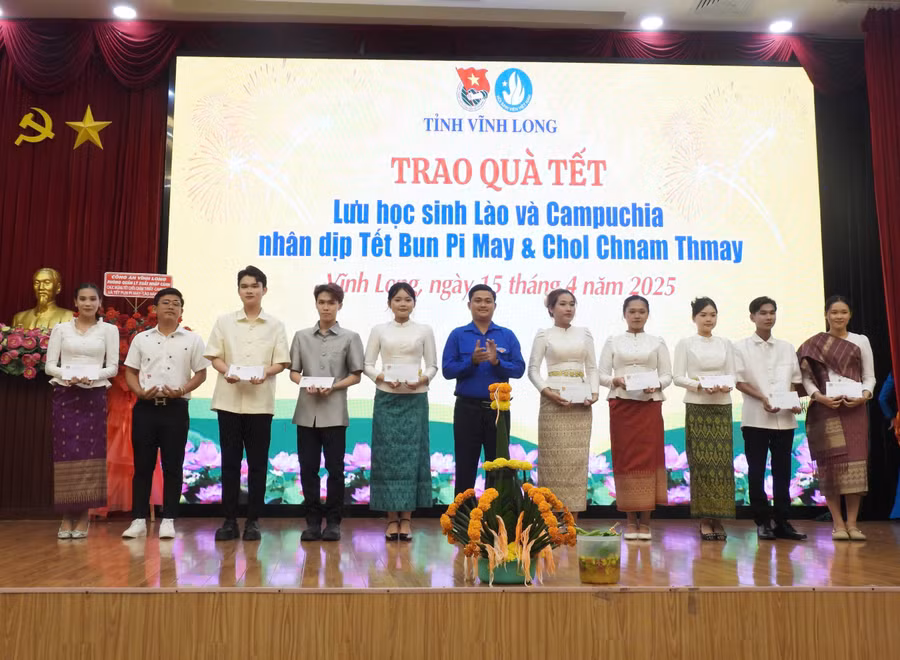 luu-hs-truong-dhcl-4.jpg