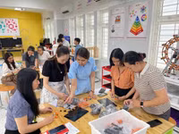 Trường THCS Trưng Vương (phường Hải Châu, TP Đà Nẵng) tập huấn năng lực giáo dục STEM cho giáo viên. Ảnh: NTCC
