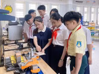 Một buổi sinh hoạt của CLB STEM Trường THCS Trưng Vương. Ảnh: PV