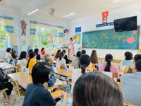 Họp phụ huynh tại Trường Tiểu học Nguyễn Hiền (TPHCM). Ảnh: website nhà trường.