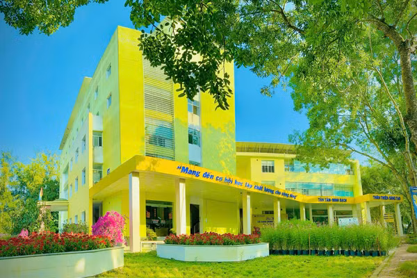Một góc xanh tại Đại học Trà Vinh.