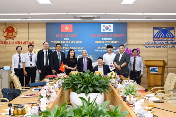 Quang cảnh lễ ký kết hợp tác.