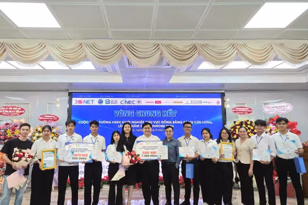 Nhóm sinh viên Đại học Trà Vinh đoạt giải tại Vòng Chung Kết Cuộc thi “Innobe 2026”.