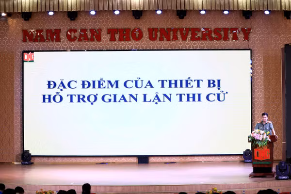 Lãnh đạo Phòng An ninh chính trị nội bộ (Công an TP Cần Thơ) tập huấn tại Hội nghị.