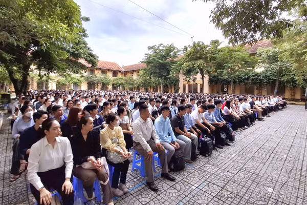 Thí sinh tham gia tuyển dụng viên chức ngành Giáo dục TP Cần Thơ.